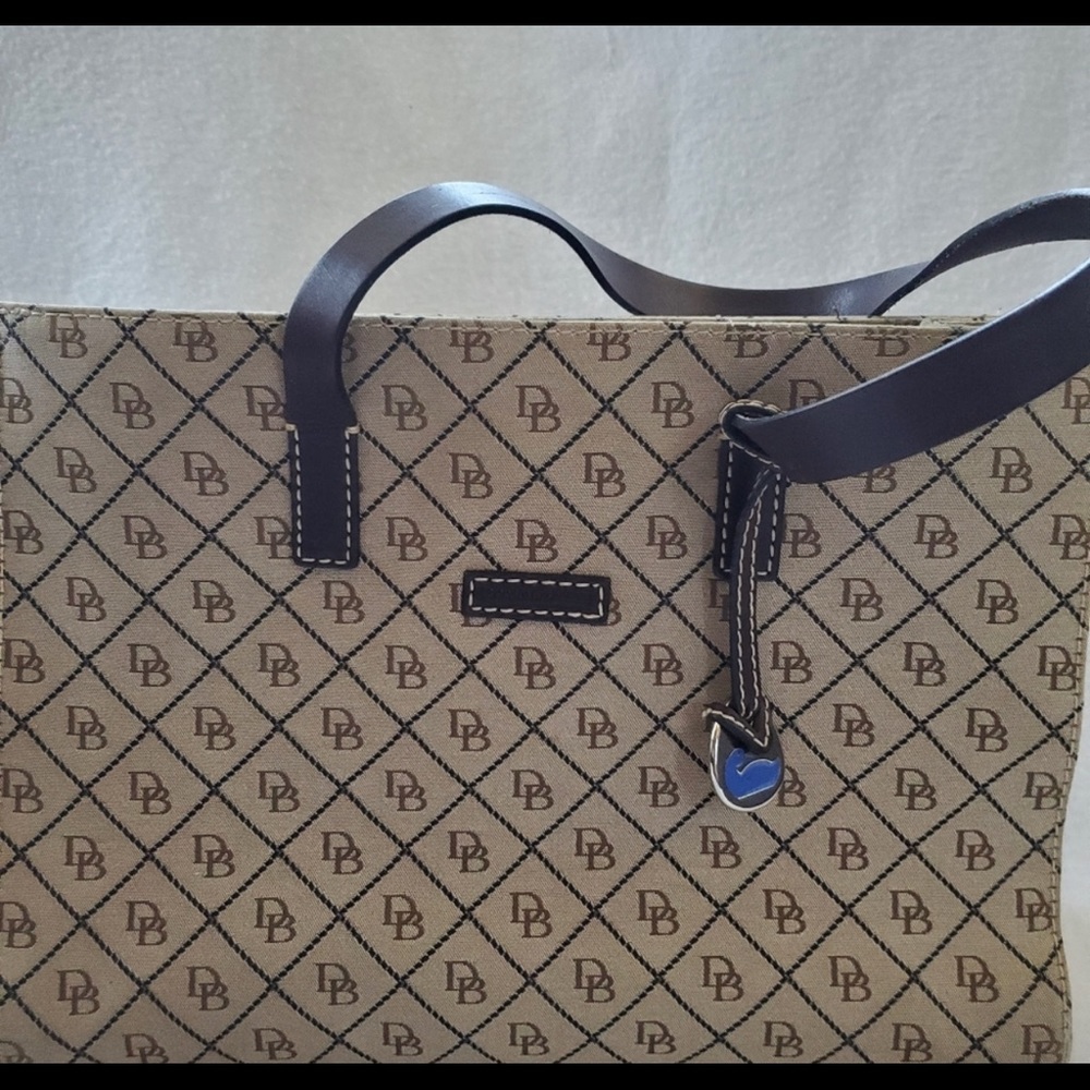 Dooney & Bourke Handbag